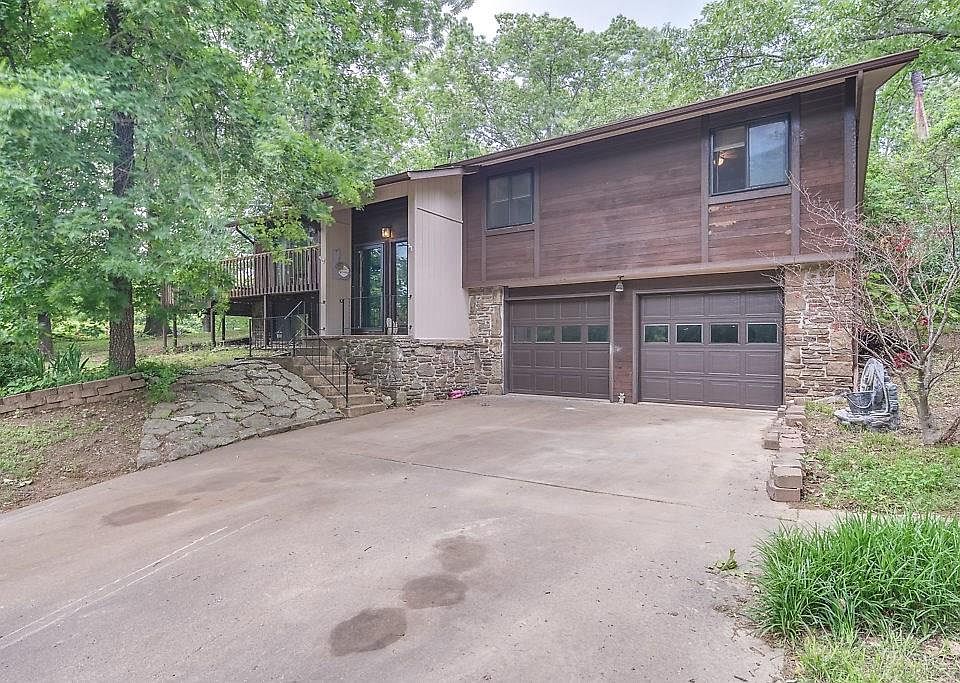 1st image of 14 London Dr