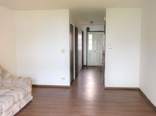 3889 Woodlake Dr, Hanover Park, IL 60133