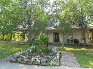 276 Juniper Ln, Johnson City, TX 78636