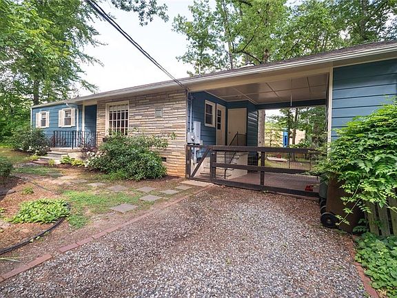 3rd image of 3709 Parkwood Dr