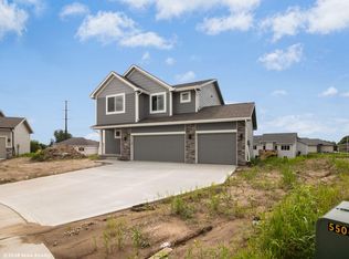 5500 148th Cir, Urbandale, IA 50323