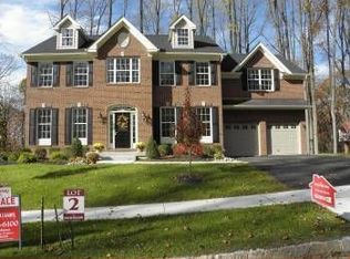 5 Tall Tree Ln, Langhorne, PA 19047