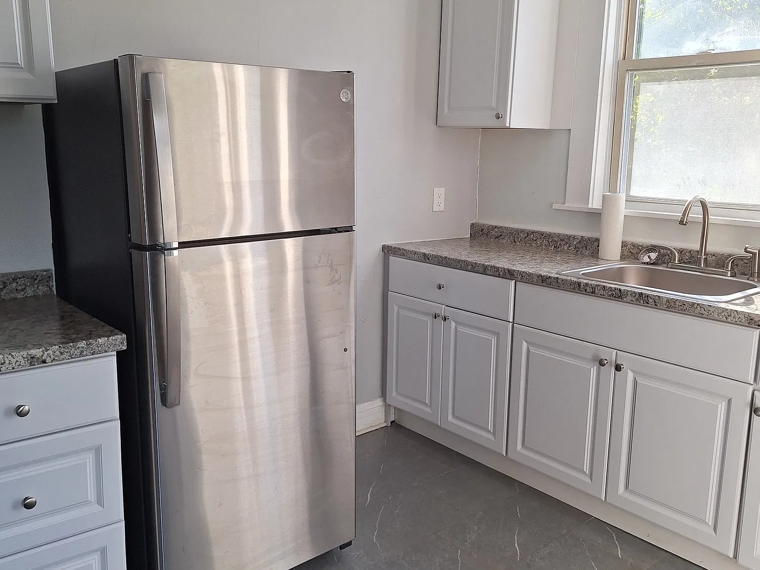 1 bed, 750 sqft, $1,300 — Photo 2