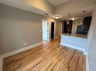 2 N Broadway #504, Aurora, IL 60505