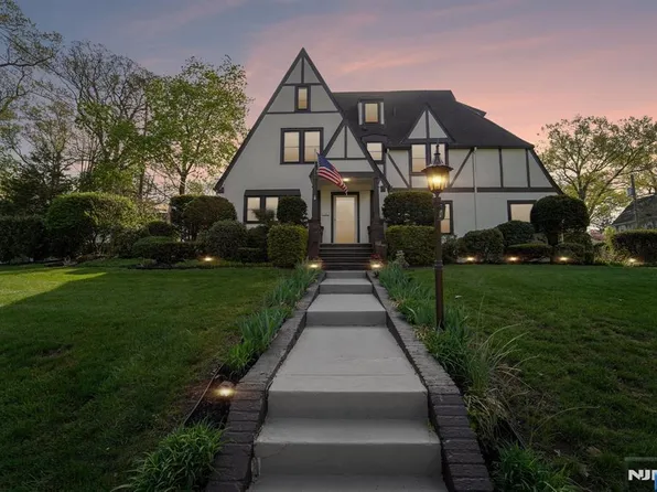 121 Goodwin Ter, Westwood, NJ 07675