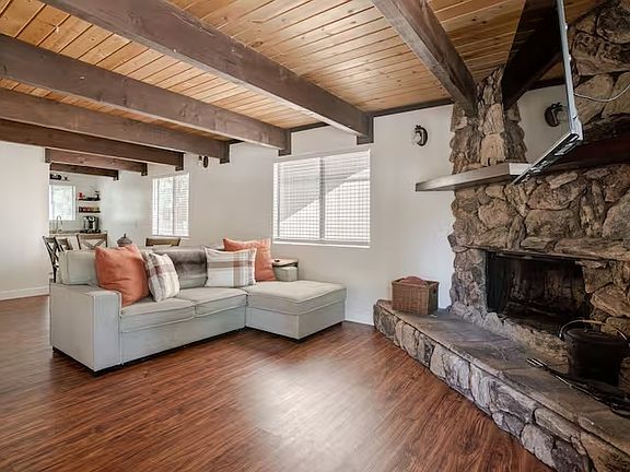 4th image of 336 Spruce Ln