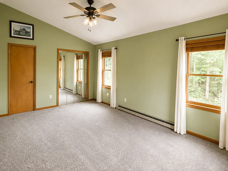 252 McGuffey Ridge Rd — Photo 6