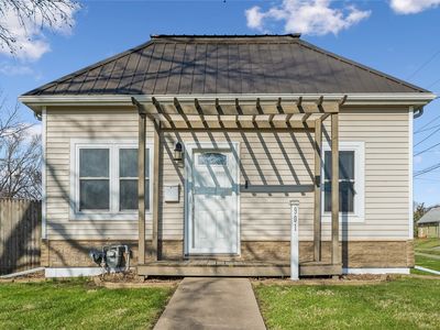 (Undisclosed Address), Oskaloosa, IA, 52577