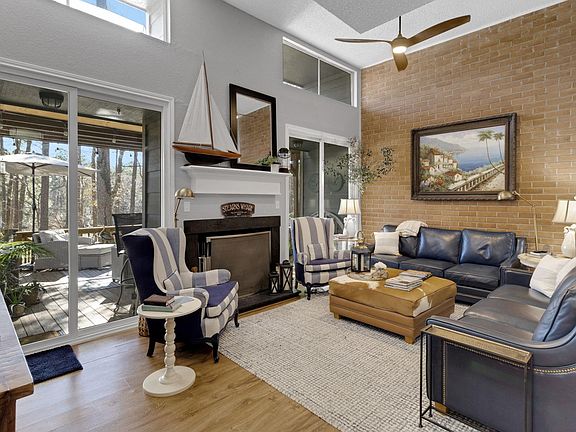 4th image of 154 Villa Way