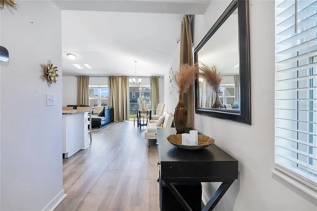 3 bed, 2.0 bath, 1588 sqft, $2,200 — Photo 4