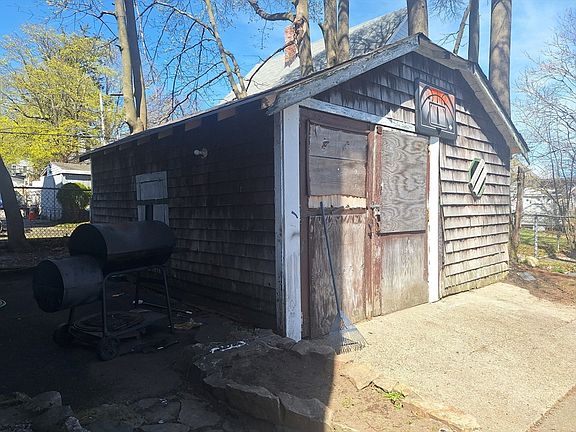 2nd image of 59 Ford St