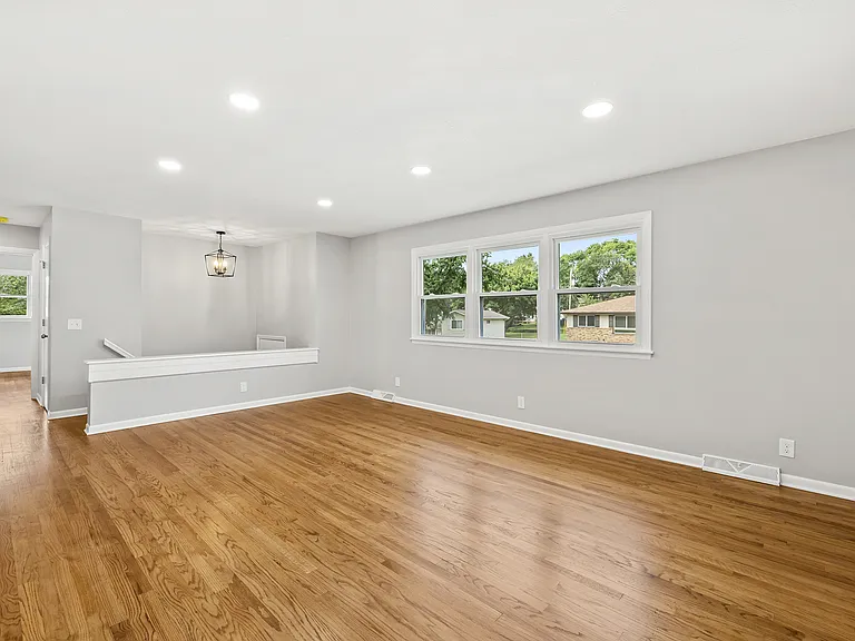 12448 Bel Dr — Photo 3