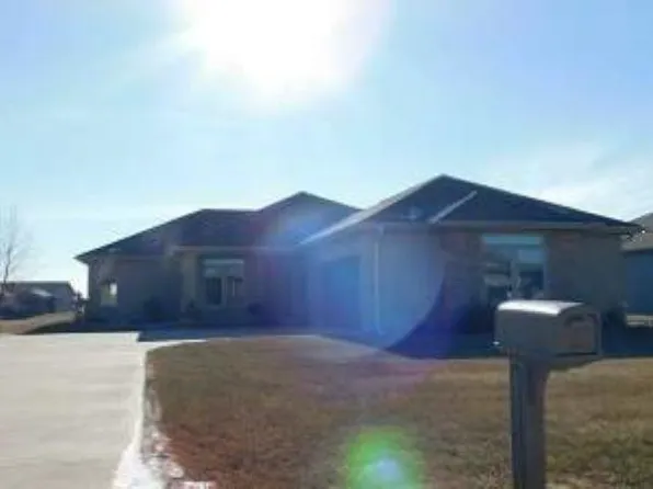 521 34th St, Milford, IA 51351