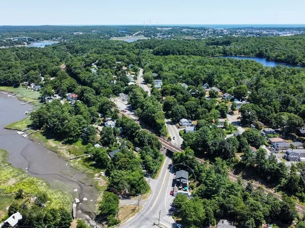 298 Essex Ave, Gloucester, MA 01930