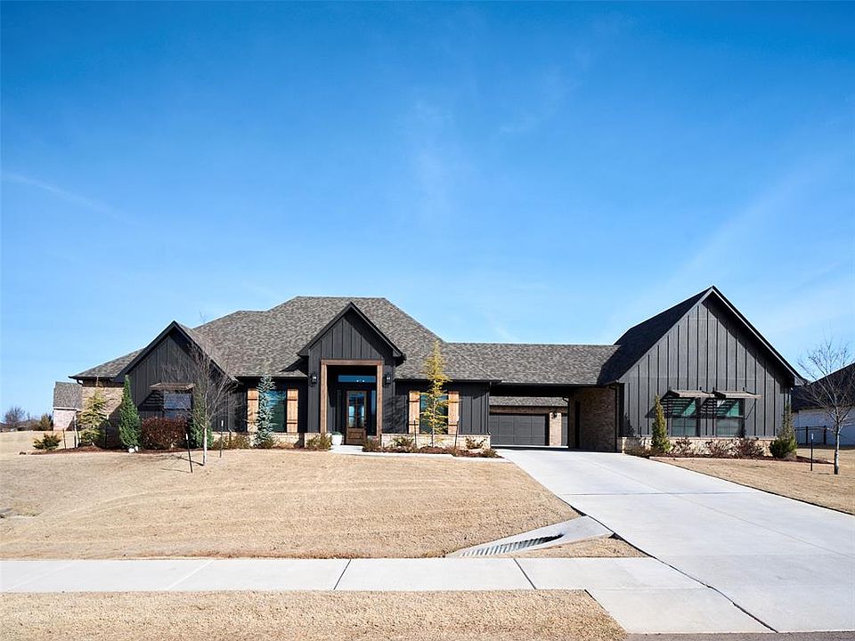 1st image of 915 Villaverde Dr