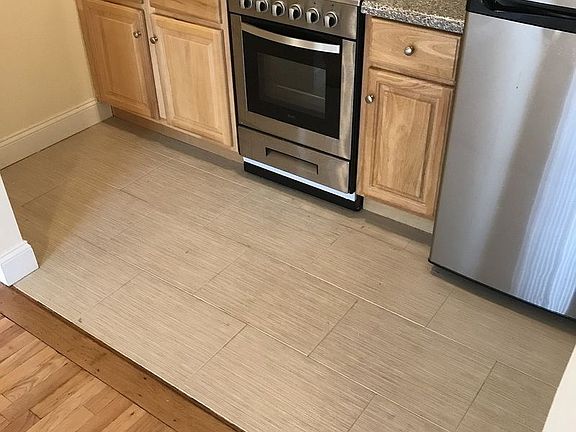 5th image of 3021 31st St APT 2