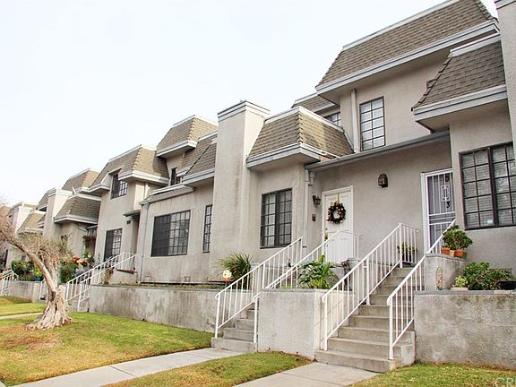 2nd image of 14500 Van Nuys Blvd Unit 5
