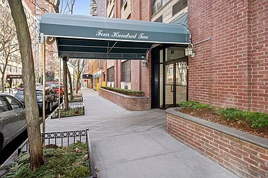 402 East 90th Street in Yorkville