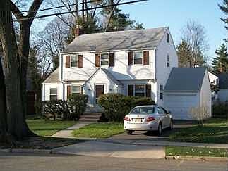 2nd image of 535 W Englewood Ave