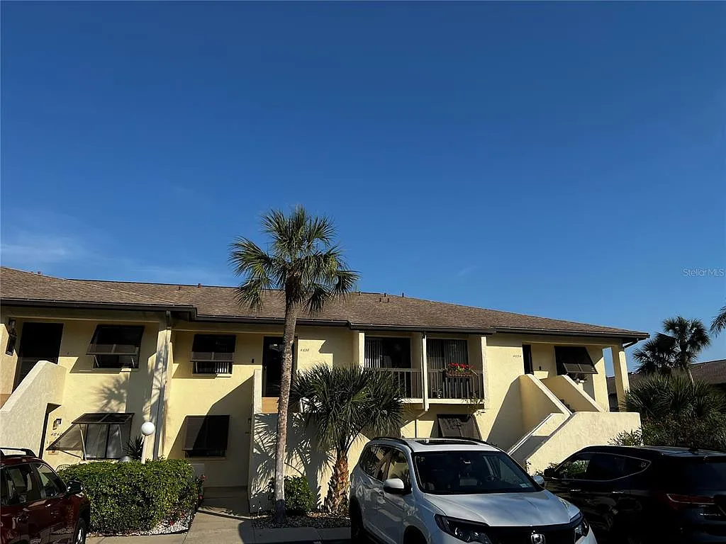 2 bed, 2.0 bath, 1108 sqft, $2,300 — Photo 3