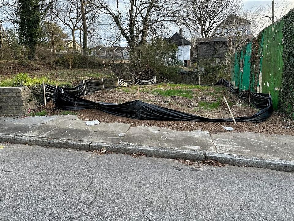 1st image of 806 Thurmond St NW