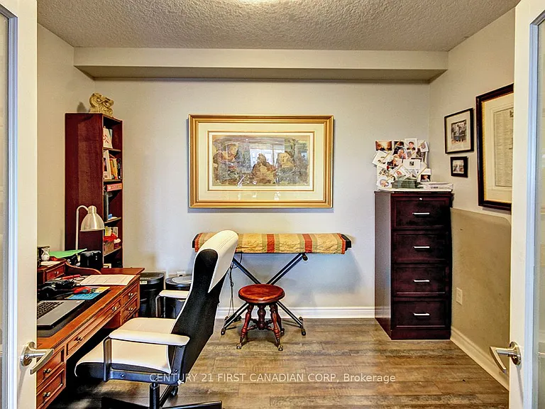 330 Ridout St N #2108 — Photo 21