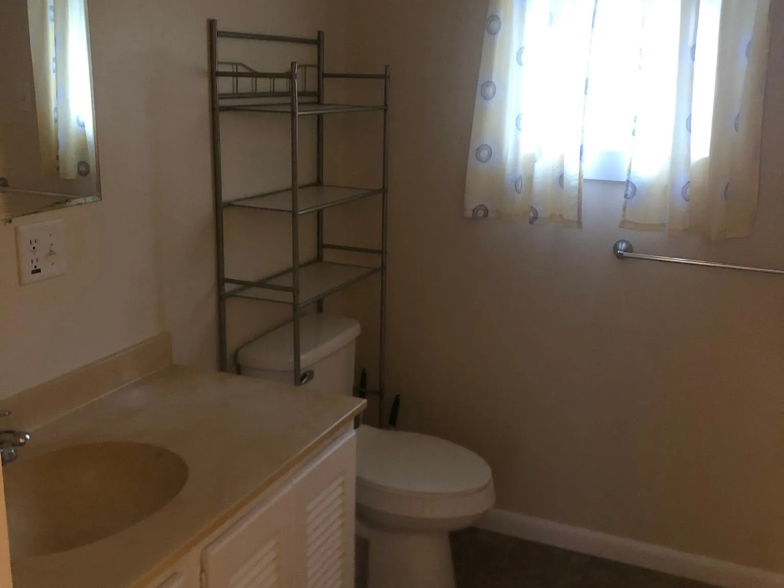 404 High St — Photo 2