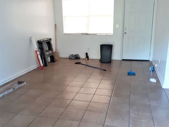 2nd image of 201 SE Hanover Pl
