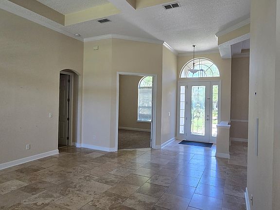 Entry and office/5th BR