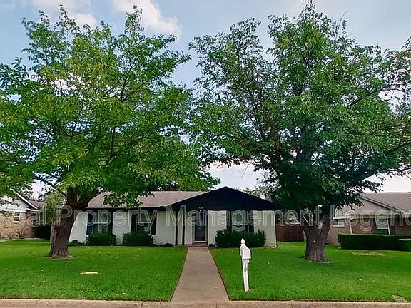 2nd image of 834 Starlight Dr