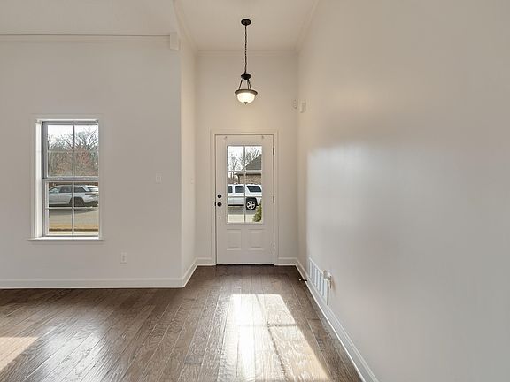 5th image of 5260 Spruce View Ln