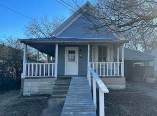 316 E 2nd St, Bonham, TX 75418