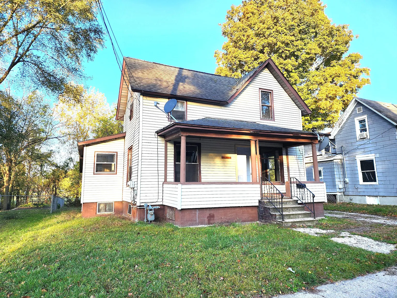 210 Middle St photo 1