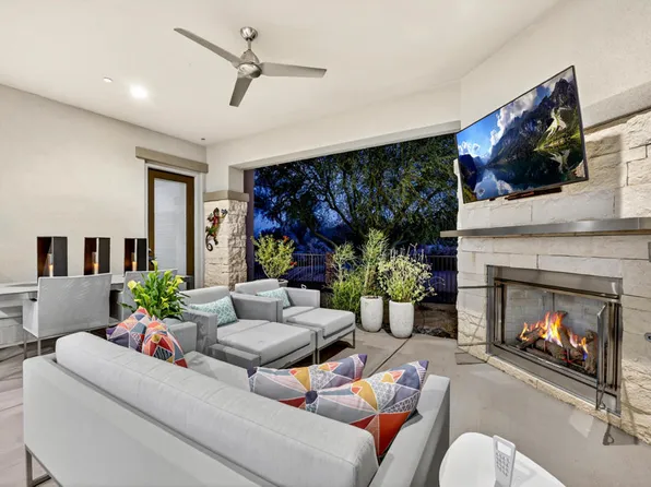 1102 Retreat Cir, Palm Desert, CA 92260