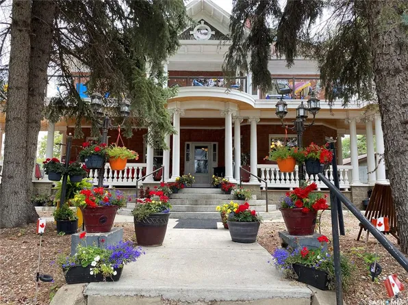 585 19th STREET E, Prince Albert, SK S6V 1K3