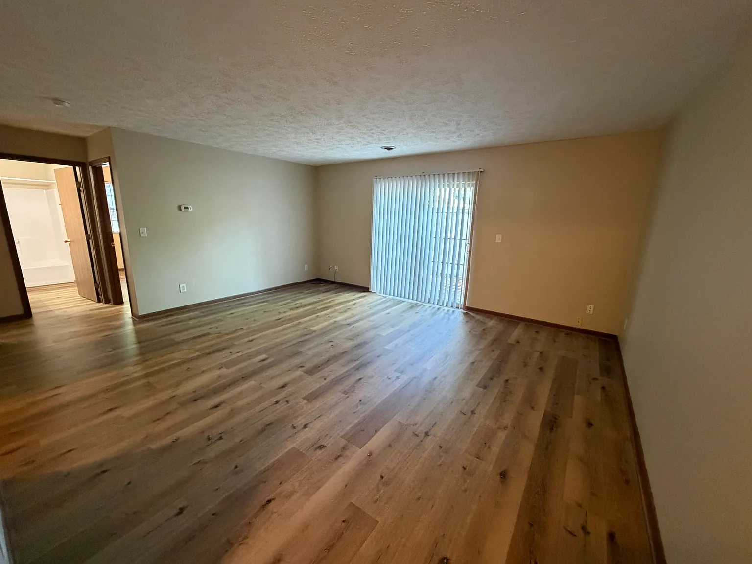2 bed, 900 sqft, $750 — Photo 3