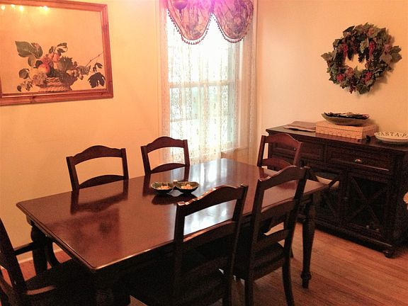 4th image of 17 Sherman Ave #17