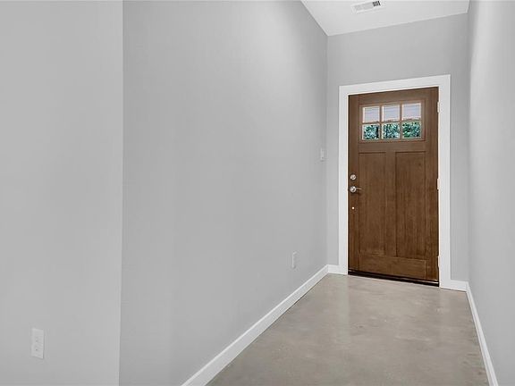 3rd image of 1506 Glen Oaks Dr
