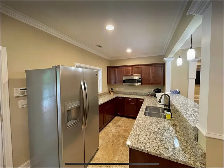 210 Brooks Dr — Photo 31