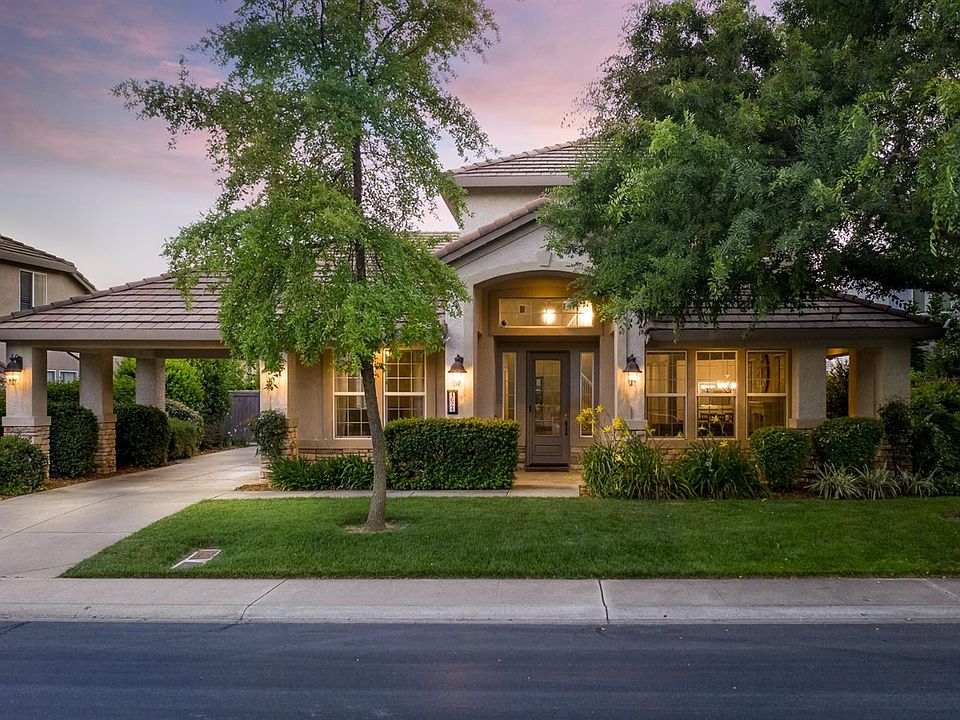 1st image of 4624 Village Green Dr