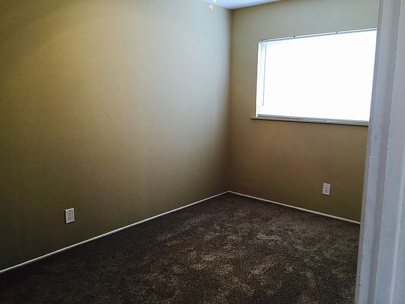 4th image of 135 Daisy Ave #0