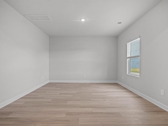 5th image of 502 Harben Dr