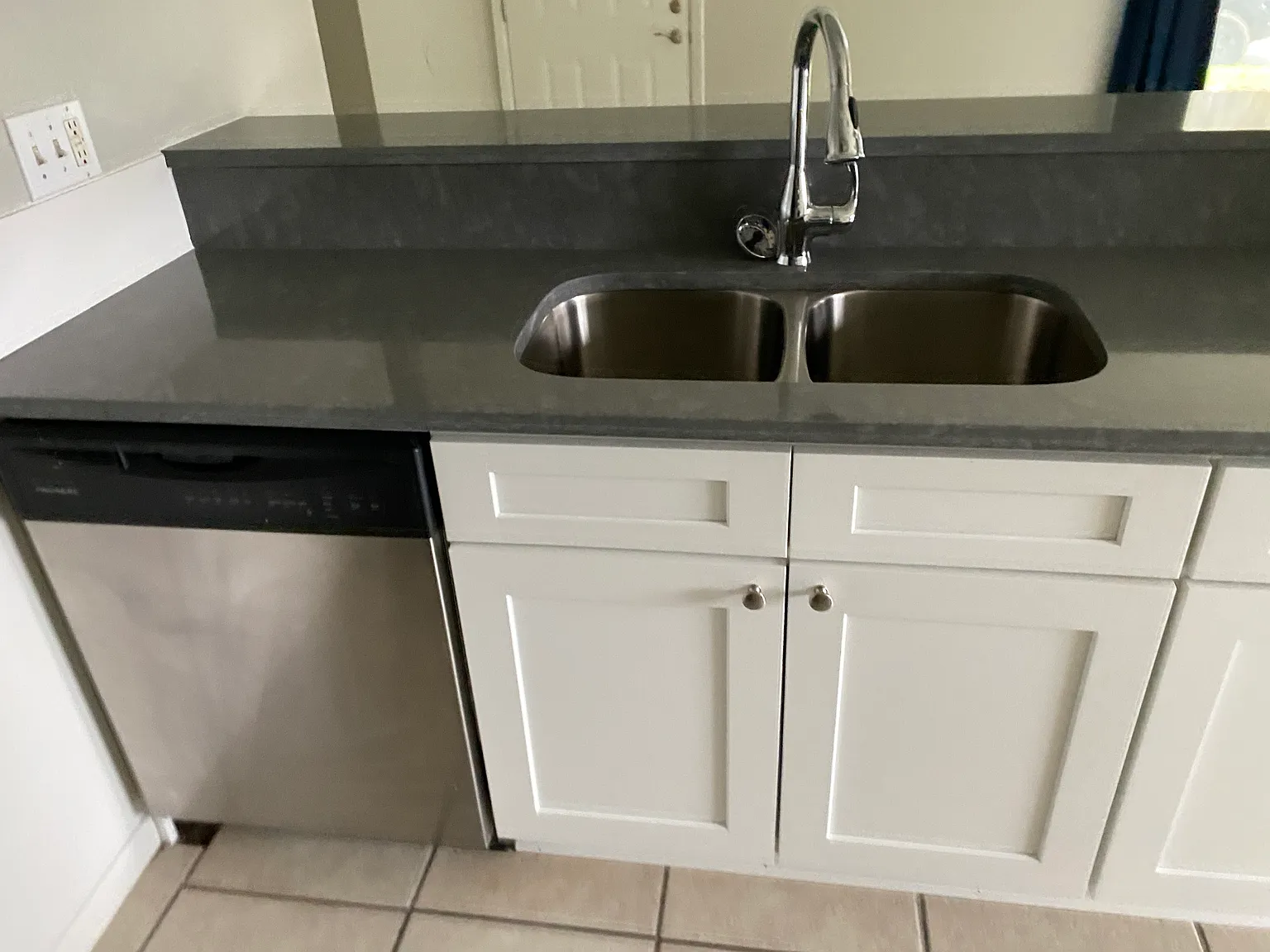 2 bed, 1.5 bath, 1000 sqft, $1,550 — Photo 1