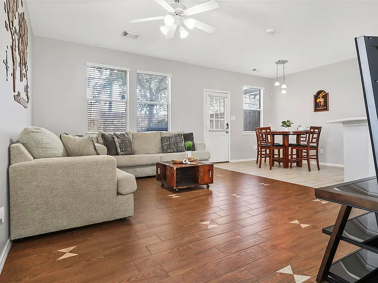 418 Folk Crest Ln — Photo 6