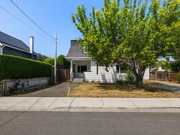739 Marchmont Rd, Duncan, BC V9L 2L9