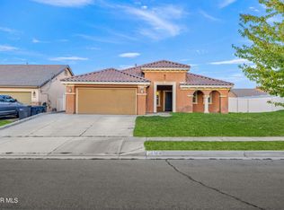 1016 Canyon Dr W, Tehachapi, CA 93561