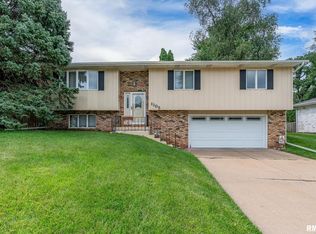 1105 W 46th St, Davenport, IA