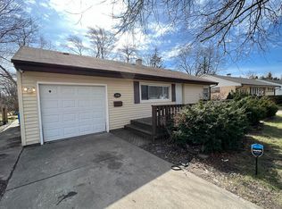 15585 Park Ln, South Holland, IL 60473