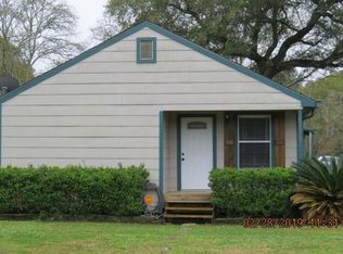 2175 W Coombs St, Alvin, TX 77511