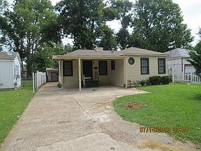 2nd image of 2653 Hoyer St